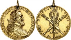 FRANCE
Henri IV (1589-1610). Médaille en or avec bélière 1598, célébrant le traité de Vervins le 2 mai 1598 entre Henri IV et Philippe II d’Espagne, ...