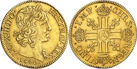 FRANCE
Louis XIII (1610-1643). Louis d’or à la grosse tête 1640 A, Paris.
Av. Tête laurée à droite. Rv. Croix formée de huit L adossés et couronnés....