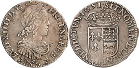 FRANCE
Louis XIV (1643-1715). 1/4 écu de Béarn à la mèche longue 1651, Pau.
Av. Buste à droite, lauré, drapé et cuirassé à l’antique à droite. Rv. É...