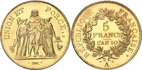 FRANCE
Directoire (1795-1799). 5 francs Union et Force an 10 A, Paris, frappe d’épreuve en or, tranche inscrite en creux.
Av. Hercule, la Liberté et...