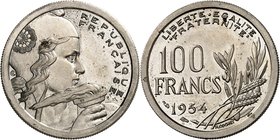 FRANCE
IV° République (1947-1958). 100 francs Cochet 1954, pré-série sans le mot essai, listel large.
Av. Buste de Marianne à droite coiffée d’un bo...