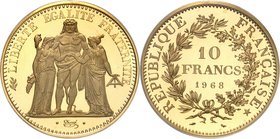 FRANCE
V° République (1958 à nos jours). 10 francs 1968, piéfort en or.
Av. Hercule, la Liberté et l’Egalite debout. Rv. Valeur dans une couronne.
...
