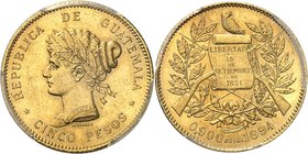 GUATEMALA
République (1821- à nos jours). 5 pesos 1894, essai en or, par Lagrange.
Av. Tête laurée à gauche. Rv. Table de l’indépendance dans une co...