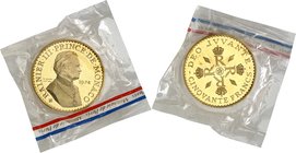 MONACO
Rainier III (1949-2005). 50 francs 1974, piéfort en or.
Av. Buste habillé à droite. Rv. Quatre R couronnés.
CC. 208, G. 162. 102 g.
Dans so...