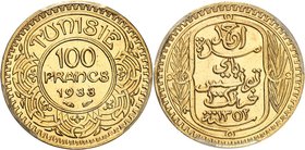 TUNISIE
Ahmed Bey (1348-1361 AH / 1929-1942). 100 francs 1352 AH (1933)
Av. Valeur et date dans un rond, Tunisie au dessus. Rv. Inscriptions dans un...