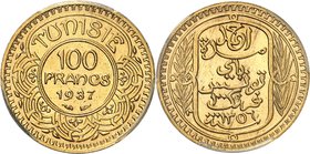 TUNISIE
Ahmed Bey (1348-1361 AH / 1929-1942). 100 francs 1356 AH (1937)
Av. Valeur et date dans un rond, Tunisie au dessus. Rv. Inscriptions dans un...