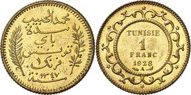 TUNISIE
Ahmed Bey (1348-1361 AH / 1929-1942). 1 franc 1928, essai en laiton.
Av. Inscription entre deux branches. Rv. Valeur dans une couronne.
L. ...