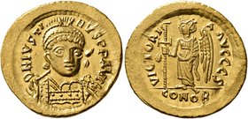 Justin I, 518-527. Solidus (Gold, 21 mm, 4.48 g, 6 h), Constantinopolis, 518-519. D N IVSTINVS P P AVG Pearl-diademed, helmeted and cuirassed bust of ...