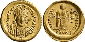 Justin I, 518-527. Solidus (Gold, 20 mm, 4.50 g, 6 h), Constantinopolis, 519-527. D N IVSTINVS P P AVG Pearl-diademed, helmeted and cuirassed bust of ...