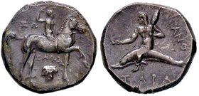 GRECHE - CALABRIA - Taranto - Didracma - Cavaliere nudo a d. con la mano d. alzata; il cavallo ha la gamba d. alzata e sotto un capitello ionico /R Ta...