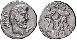 ROMANE REPUBBLICANE - TITURIA - L. Titurius L. f. Sabinus (89 a.C.) - Denario - Testa del Re Sabino Tatius a d.; davanti, ramo di palma /R Due guerrie...