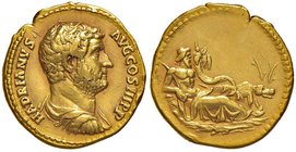 ROMANE IMPERIALI - Adriano (117-138) - Aureo - Busto drappeggiato e corazzato a d. /R Il Nilo sdraiato a d. con cornucopia, si appoggia a una roccia, ...