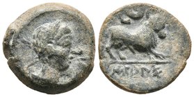 CASTULO. Semis. 180 a.C. Cazlona (Jaén). A/ Cabeza masculina diademada a derecha, delante letra ibérica Ca. R/ Toro a derecha, encima L y creciente, d...