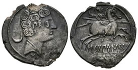 SECOBIRICES. Denario. 120-30 a.C. Saelices (Cuenca). A/ Cabeza masculina a derecha con torque doble, detrás creciente y debajo letra ibérica S. R/ Jin...