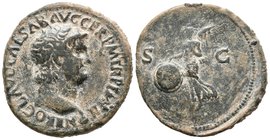 NERON. As. 64-67 d.C. Lugdunum (Lyon). A/ Cabeza desnuda a derecha. IMP NERO CAESAR AVG P MAX TR P P P. R/ Victoria sobrevolando a izquierda portando ...