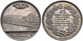 GENF / GENÈVE 
 Kanton 
 Silbermedaille 1862. Auf die Einweihung des Pont Mont-Blanc von A. Bovy. 90.49 g. Schweizer Medaillen 1568 (Br). Stroehlin ...