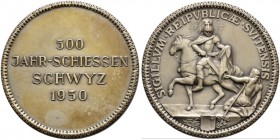 Schützentaler, Schützenmedaillen & Schützenvaria 
 Schwyz 
 Versilberte Bronzemedaille 1950. 50.49 g. Richter 1106a. Vorzüglich-FDC / Extremely fine...