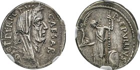 Julius Caesar et P. Sepullius Macer
Denarius, 44 avant J. C., AG 3.49 g.
Ref : Crawford 480/13, Sydenham 1074
Conservation : NGC XF (bankers marks) 4/...