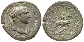 Traianus 98-117
Dupondius, Rome 98-117, AE 17.09 g. Avers : IMP CAES NERVAE TRAIANO AVG GER DAC P M TR P COS V P P Buste lauré à droite Revers : S P Q...