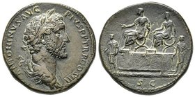 Antoninus Pius 138-161
Sestertius, Rome, 140-143, AE 20.90 g. Avers : ANTONINVS AVG PIVS PP TR P COS III Tête laurée à droite Revers : SC Antonin et M...