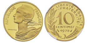 Cinquième République 1959 à nos jours 
Piéfort en or de 10 centimes Marianne, 1978, AU 13 g. 920‰ 
Ref : GEM 46.P3 
Conservation : NGC PROOF 67 ULTRA ...