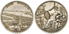 Marcantonio Giustinian 1684-1688 
Medaglia in argento coniata per commemorare la vittorio sui turchi nel Peloponneso, 1686, opus L. G. Lauffer e G. Ha...