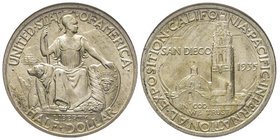 Half Dollar, San Diego, 1935, AG 13.5 g.
Ref : KM#171
Conservation : NGC MS65
