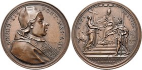 ROMA
Benedetto XIV (Prospero Lorenzo Lambertini), 1740-1758.
Medaglia 1755 a. XV opus O. Hamerani.
Æ gr. 29,45 mm 40,1
Dr. BENED XIV - PONT MAX A ...