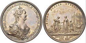 RUSSIA
Caterina II la Grande, 1762-1796. Medaglia 1768 zecca San Pietroburgo, conio XVIII secolo.
Ag gr. 121,62 mm 70,2
Dr. Busto coronato a d., co...