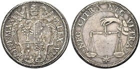 ROMA
Alessandro VII (Fabio Chigi), 1655-1667.
Testone.
Ag gr. 9,47
Dr. ALEX VII - PONT MAX. Stemma sormontato da triregno e chiavi decussate.
Rv....