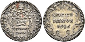 ROMA
Innocenzo XI (Benedetto Odescalchi), 1676-1689.
Grosso 1686.
Ag gr. 1,40
Dr. INNOCEN - XI PON M. Stemma poligonale sormontato da triregno e c...