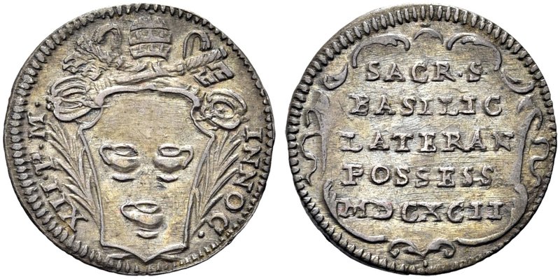 ROMA
Innocenzo XII (Antonio Pignatelli), 1691-1700.
Mezzo Grosso 1692.
Ag gr....