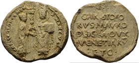 VENEZIA
Cristoforo Moro Doge LXVII, 1462-1471.
Bolla plumbea.
Pb gr. 37,18
Dr. CHRISTOFORVS MO [..] - S MARCVS. San Marco consegna lo stendardo al...
