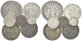 LOTTI
XVIII-XIX secolo.
Lotto di 29 monete così individuate: 6 Quattrini AE di Pio VI; 23 monete di Pio VII (n. 4 Scudo AR; n. 2 Mezzo Scudo AR; n. ...