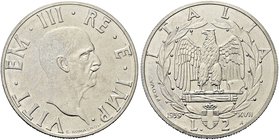 REGNO D’ITALIA
Vittorio Emanuele III, 1900-1943.
2 Lire 1939 PROVA a. XVII Roma, Impero.
Ni
Dr. VITT EM III RE E IMP. Testa scoperta del sovrano, ...