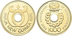 PAPUA NUOVA GUINEA
Repubblica.
100 Kina 1976 (I°anniversario d’indipendenza).
Au gr. 9,85
Dr. Disegno astratto attorno a foro centrale.
Rv. Uccel...