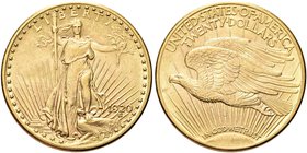 USA
Federazione.
20 Dollari 1920, Saint Gaudens Double Eagle with motto.
Au gr. 33,38
Dr. Libertà stante e frontale regge una torcia e un ramo d’u...