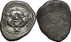 Greek Italy. Etruria, Populonia. AR Didrachm of 10 Units, c. 425-400 BC. D/ Head of Metus facing, hair bound with diadem; below, X. Dotted border. R/ ...