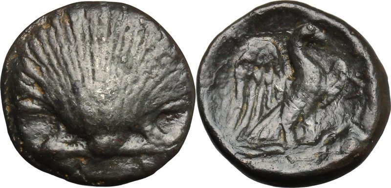 Greek Italy. Southern Apulia, Graxa. AE 14 mm. c. 250-225 BC. D/ Cockle shell. R...