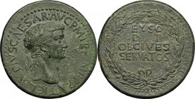 Claudius (41-54). AE Sestertius, Rome mint, 42-43 AD. D/ T CLAVDIVS CAESAR AVG PM TR P IMP PP. Laureate head right. R/ EX SC /P P/ OB CIVES/ SERVATOS ...