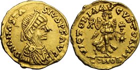 Ostrogothic Italy. Theoderic (493-526). AV Tremissis in the name of Anastasius I, Rome mint, c. 493-518 AD. D/ DN ANASTASIVS PF AVG. Pearl-diademed, d...