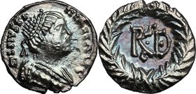 Ostrogothic Italy, Amalasuntha (534-535). AR Quarter Siliqua in the name of Justinian I, Ravenna mint. D/ DII IVSTINIAN AVG. Pearl-diademed and mantle...