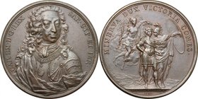Carlo Emanuele III (1701-1773). Medaglia 1739. D/ CARL EM DGREX SAR CYP ET IER. Busto di fronte, la testa con lunga parrucca ondulata, volta leggermen...