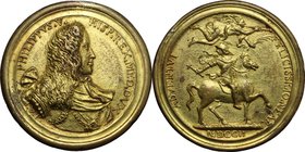 Filippo V (1700-1707). Medaglia 1702 per la visita del sovrano a Napoli. D/ PHILIPPVS V HISP REX MED DVX. Busto del re a destra che indossa mantello s...
