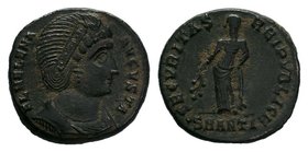 Helena (324-329 AD). AE Follis

Condition: Very Fine

Weight: 3.41 gr
Diameter: 17 mm