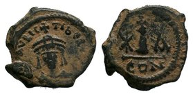 Maurice Tiberius. 582-602. AE decanummium 

Condition: Very Fine

Weight: 3.57 gr
Diameter: 19 mm