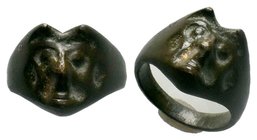 Medieval Crusaders Era Bronze Ring depicting Human Face or Devil Face ??

Condition: Very Fine

Weight: 8.75 gr
Diameter: 27.10 mm