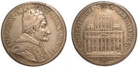 INNOCENZO XI (1676-1689) - Piastra A. II. Busto a d. con camauro. R/ Visione frontale della Basilica di S. Pietro. Munt. 38.
 g. 31,73
Rara
Foro ab...