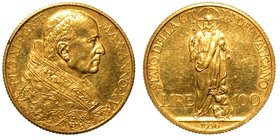 PIO XI (1929-1938) - 100 lire 1936 / a. XV. Busto a d. con zucchetto e stola. R/ Cristo Re. Gig. 8 Raro
 g. 5,21
 Colpetto al ciglio
oro
 q.FDC