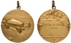 CIRCUITO DEL POZZO - VERONA 1926 - Medaglia in argento dorato. diam. 50
Le gare al Circuito del Pozzo si disputarono dal 1926 al 1929 e vi partecipar...